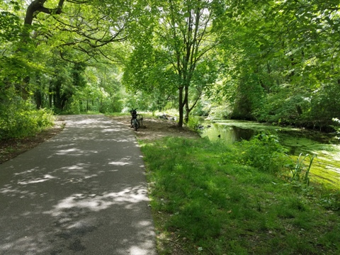 Biking, Bethpage Bikeway, Long Island NY, New York, BikeTripper.net